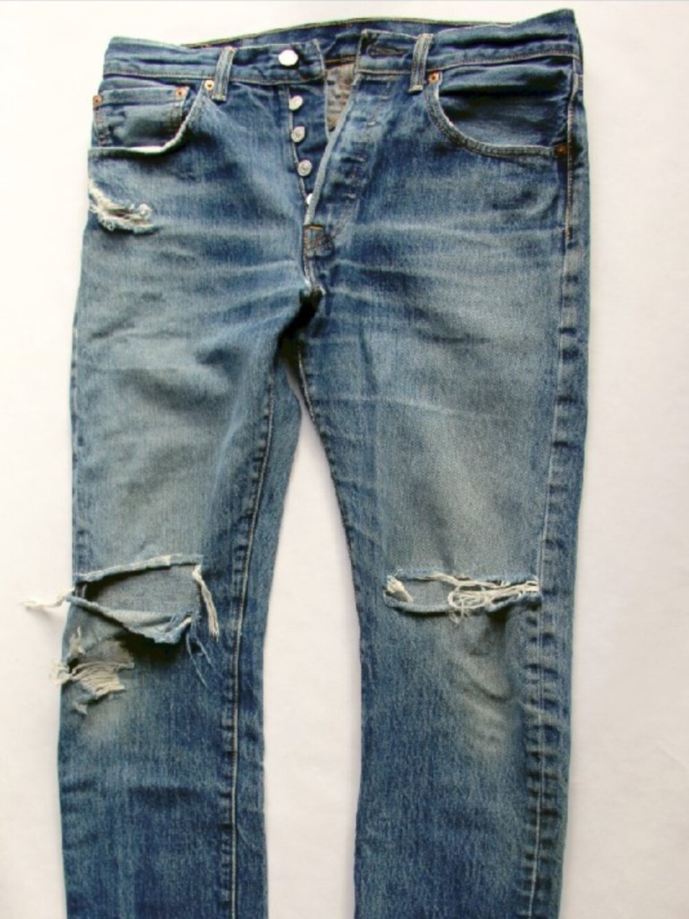 WORN & TORN LEVI STRAUSS 501 Denim Pants label is worn ofr - 32" x 28"